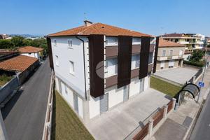 4 LOCALI A ROSETO DEGLI ABRUZZI