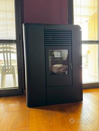 Stufa a pellet slim MCZ - Nera