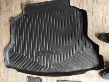 tappeti in gomma e vasca baule 