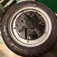 pneomatico vespa con borchie originali piu parabre