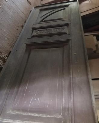portone antico  in legno massello di castagno