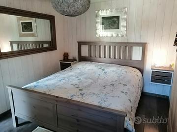 letto matrimoniale comodini specchio