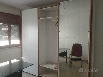 Armadio tre ante scorrevoli 