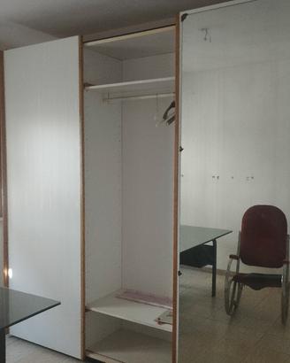 Armadio tre ante scorrevoli 