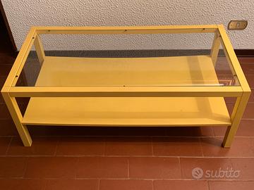 Tavolino giallo in legno e vetro