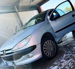 Peugeot 206 ideale per neopatentati