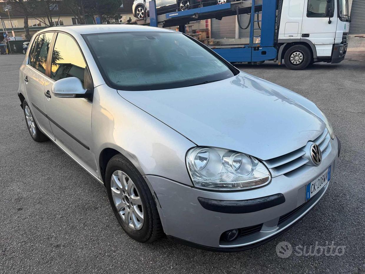 VOLKSWAGEN Golf 5ª serie