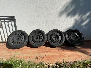 4 Gomme invernali con cerchi