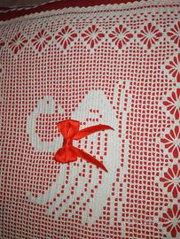 Cuscino con uncinetto fatto a mano