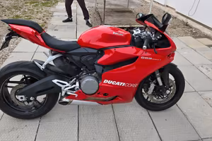 Ducati Panigale 899 rossa