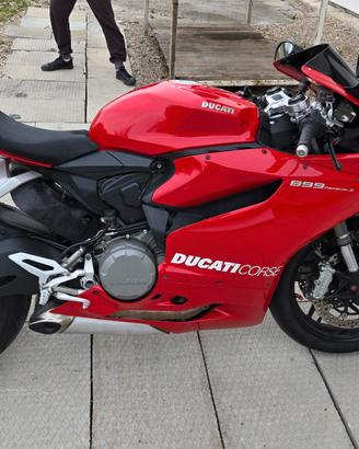 Ducati Panigale 899 rossa