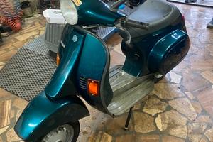 Vespina 50 Piaggio. Colore verde metallizzato perf
