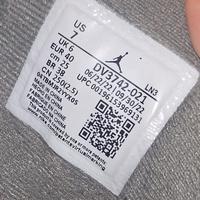 AIR JORDAN 4 Retro SE Craft Photon Dust DV3742-021