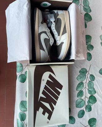 Nike jordan low x travis scott