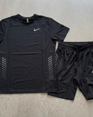 Completo nike nero uomo