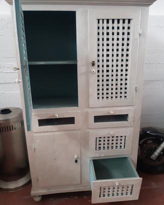 mobili vintage in legno