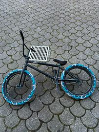 Bici da dirt e bmx freestyle