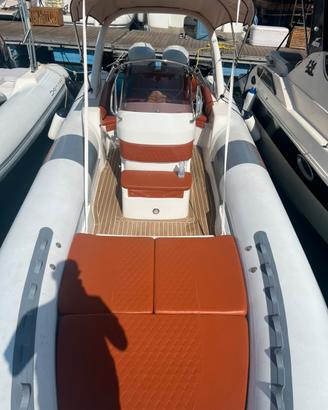 Gommone bat 745