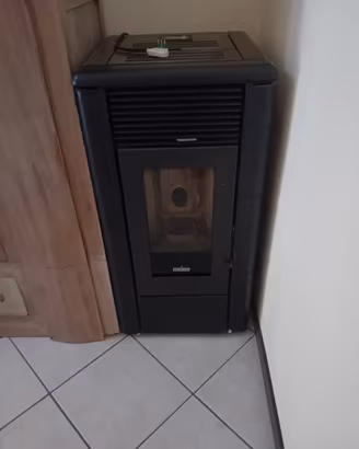 Stufa a pellet Ravelli modello Lisa plus