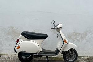 Vespa Cosa 200