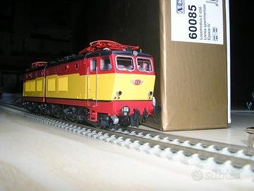 Loc. elettrica ACME 60085 E656 livrea sperimentale