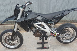 Aprilia sxv 550