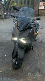 Yamaha Xmax 300