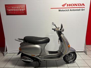 Vespa 125 ET4