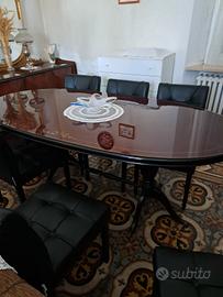 Tavolo con sedie