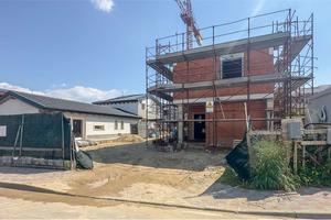 Nuova villetta bilivelli con giardino