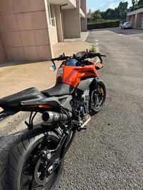 KTM- DUKE 790
