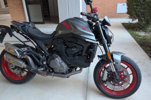 Ducati Monster 937 