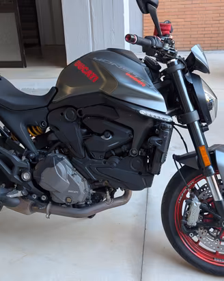 Ducati Monster 937 