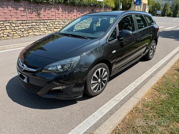 Opel astra sport Tourer 1.4 GPL 140cv