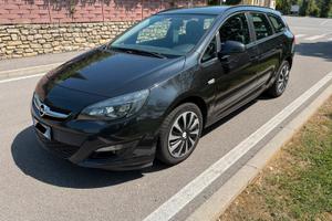 Opel astra sport Tourer 1.4 GPL 140cv