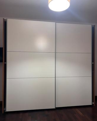 ARMADIO GRANDE DUE ANTE SCORREVOLI