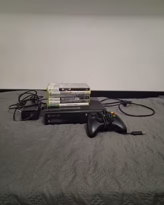 Console Xbox 360 Slim Nera + Controller + Cavi