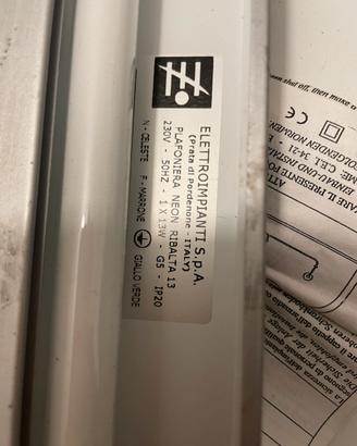 Luci neon sottopensili