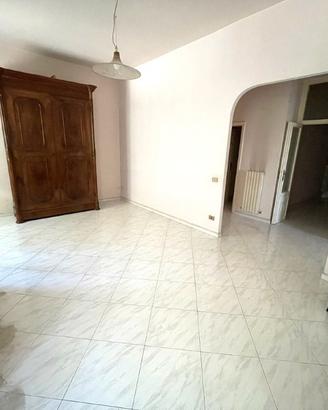 Vicinissimo al centro con corte e cantina