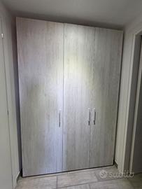 armadio praticamente nuovo ha 5 mesi di vita