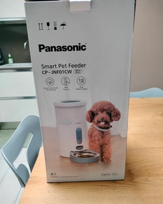 Distributore di crocchette Panasonic 