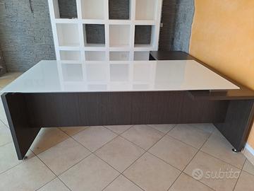 Scrivania dirigenziale vetro satinato angolare