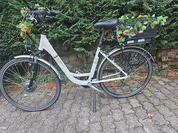 bicicletta elettrica da donna 