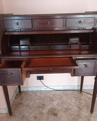 Scrittoio antico a cilindro (roll-top) in legno