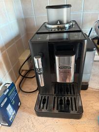 Macchina del caffe Rivelia De Longhi