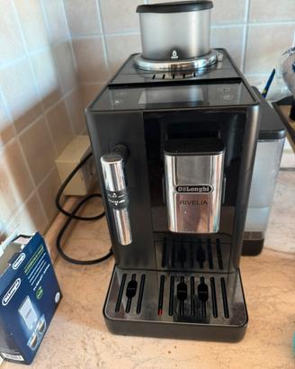 Macchina del caffe Rivelia De Longhi