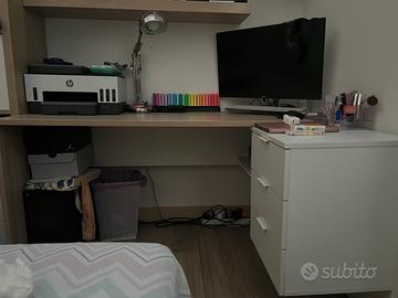 Scrivania + libreria