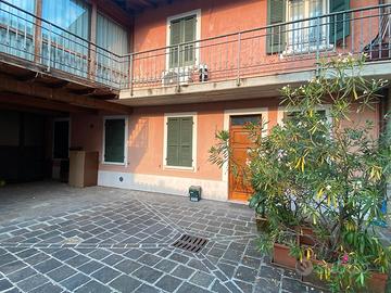 Brescia - Mompiano - AMPIO BILOCALE ARREDATO-