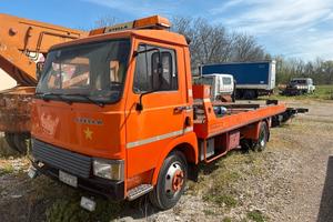 Iveco 65-10 con attrezzatura Isoli