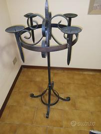 Candelabro in ferro battuto